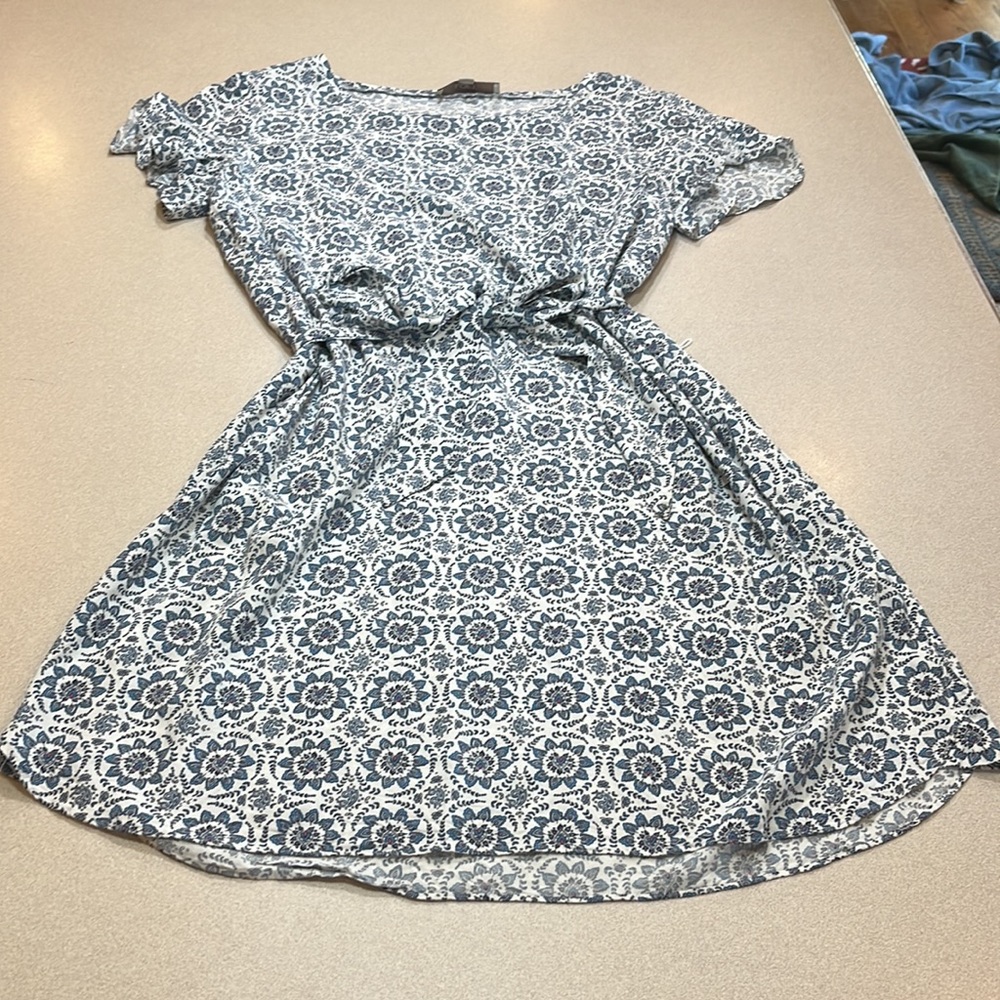 LOFT dress size L blue and white never worn wear with or without bow